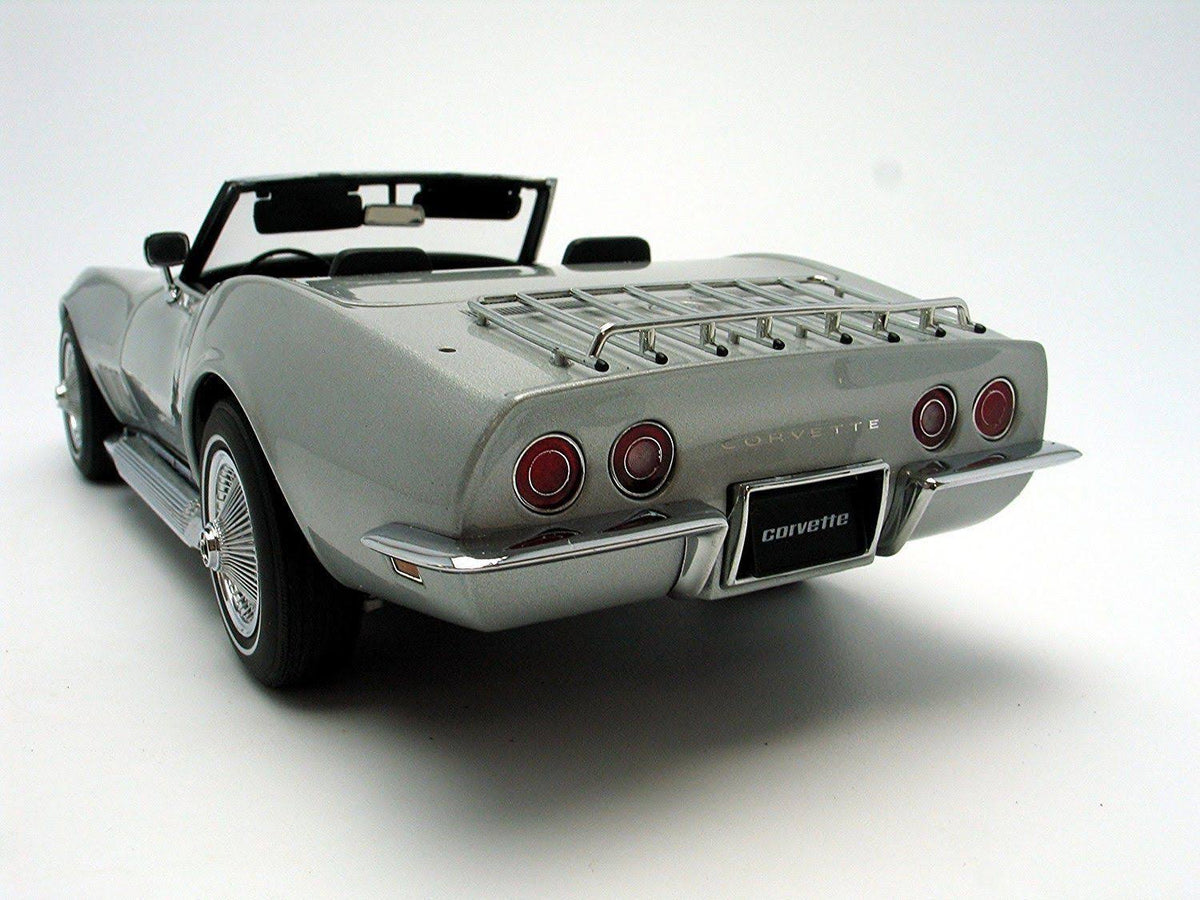 Silver 1969 Chevrolet Corvette Diecast Model Car 1:18 D15698