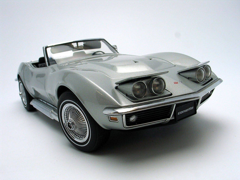 Silver 1969 Chevrolet Corvette Diecast Model Car 1:18 D15698