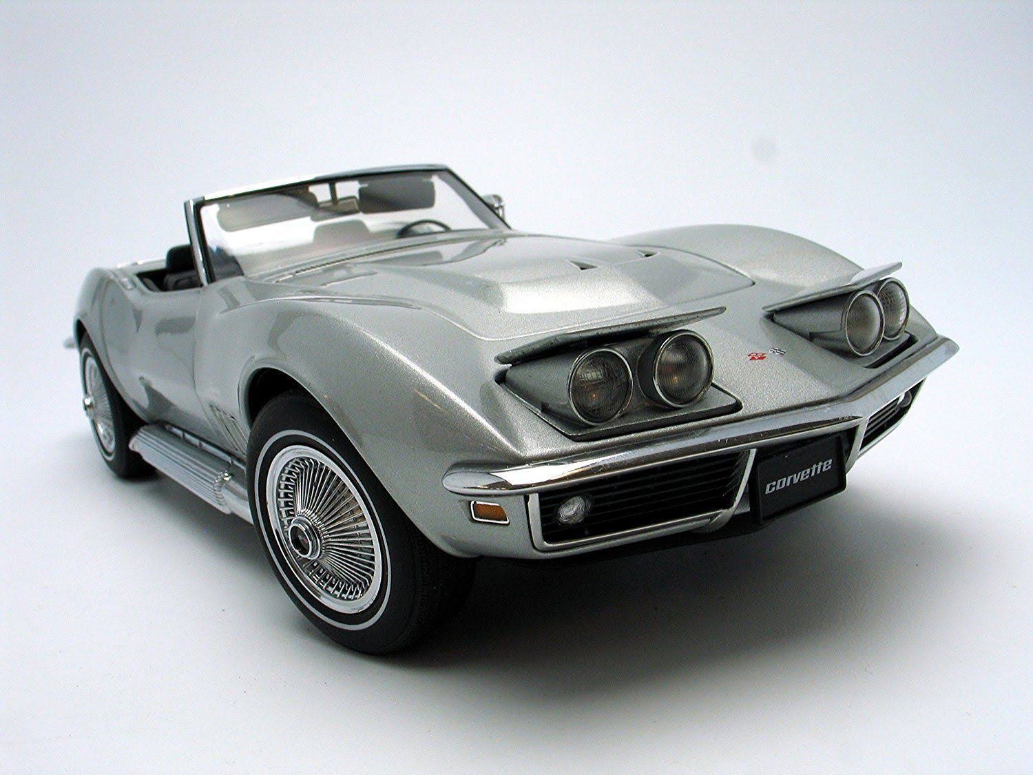 Silver 1969 Chevrolet Corvette Diecast Model Car 1:18 D15698