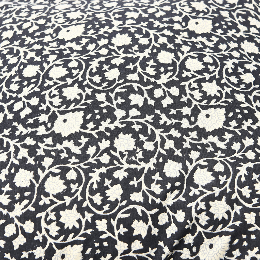Black/White Cotton Throw Pillows R158