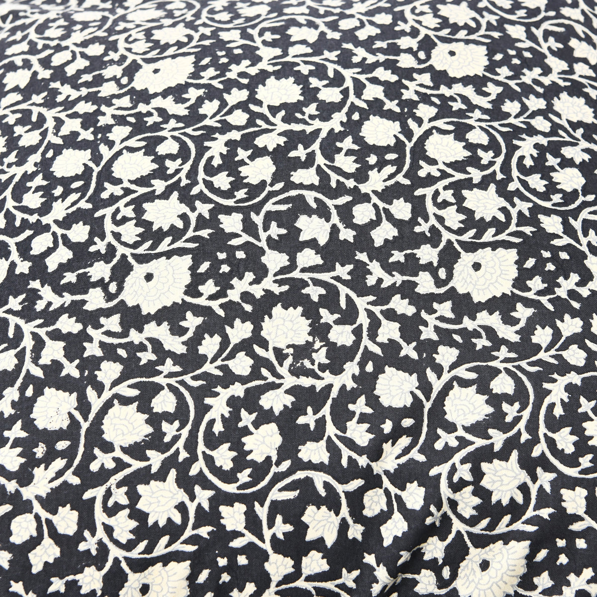 Black/White Cotton Throw Pillows R158