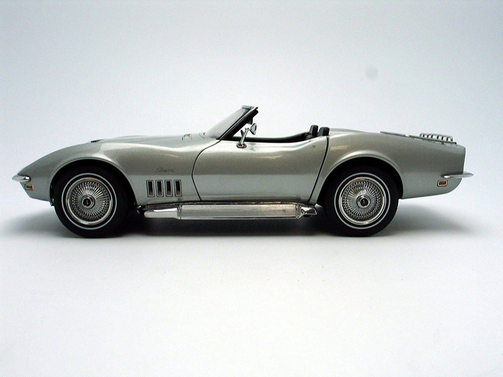 Silver 1969 Chevrolet Corvette Diecast Model Car 1:18 D15698