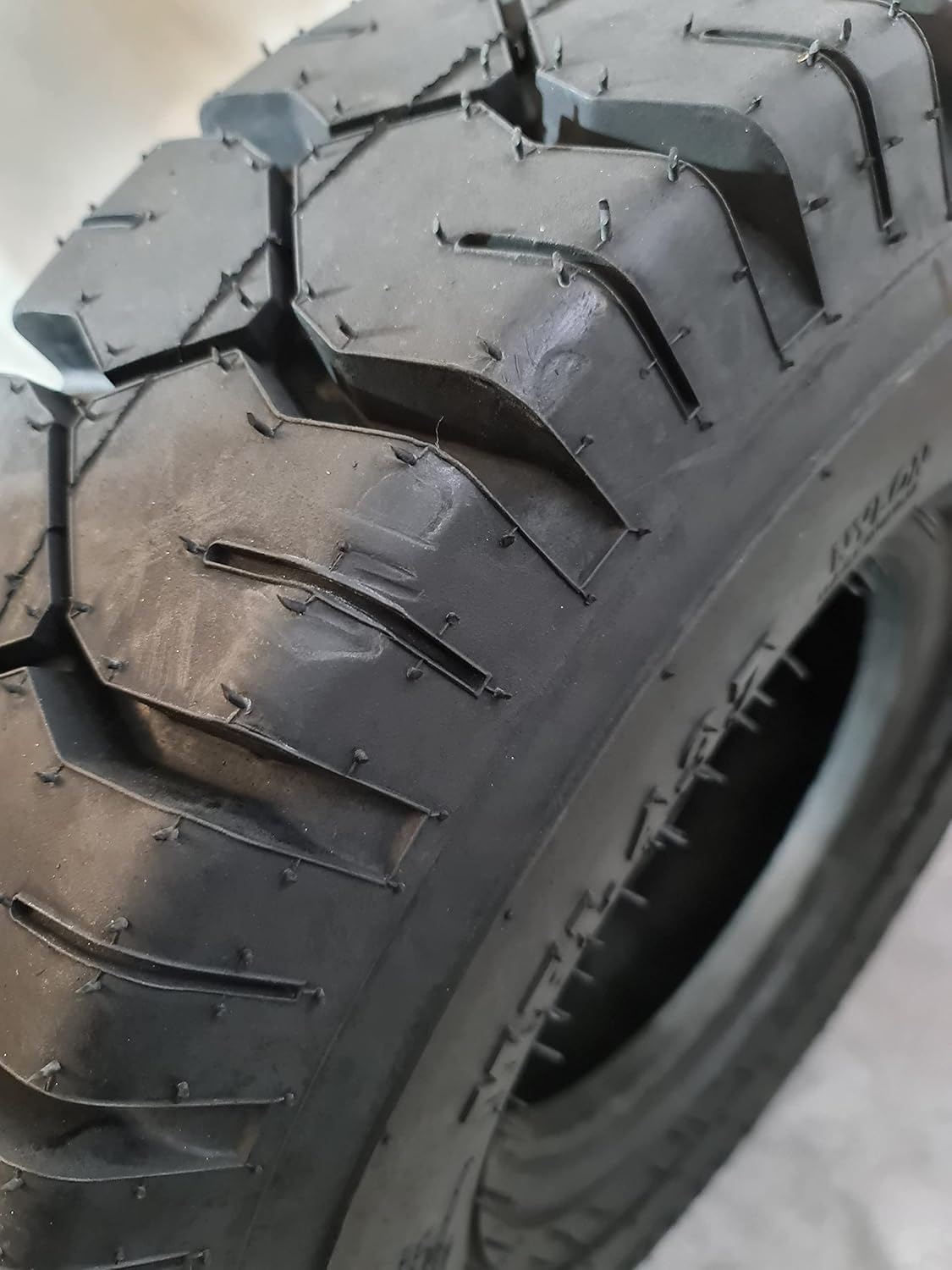 6.00-9 10 Ply Forklift Tire Q113933