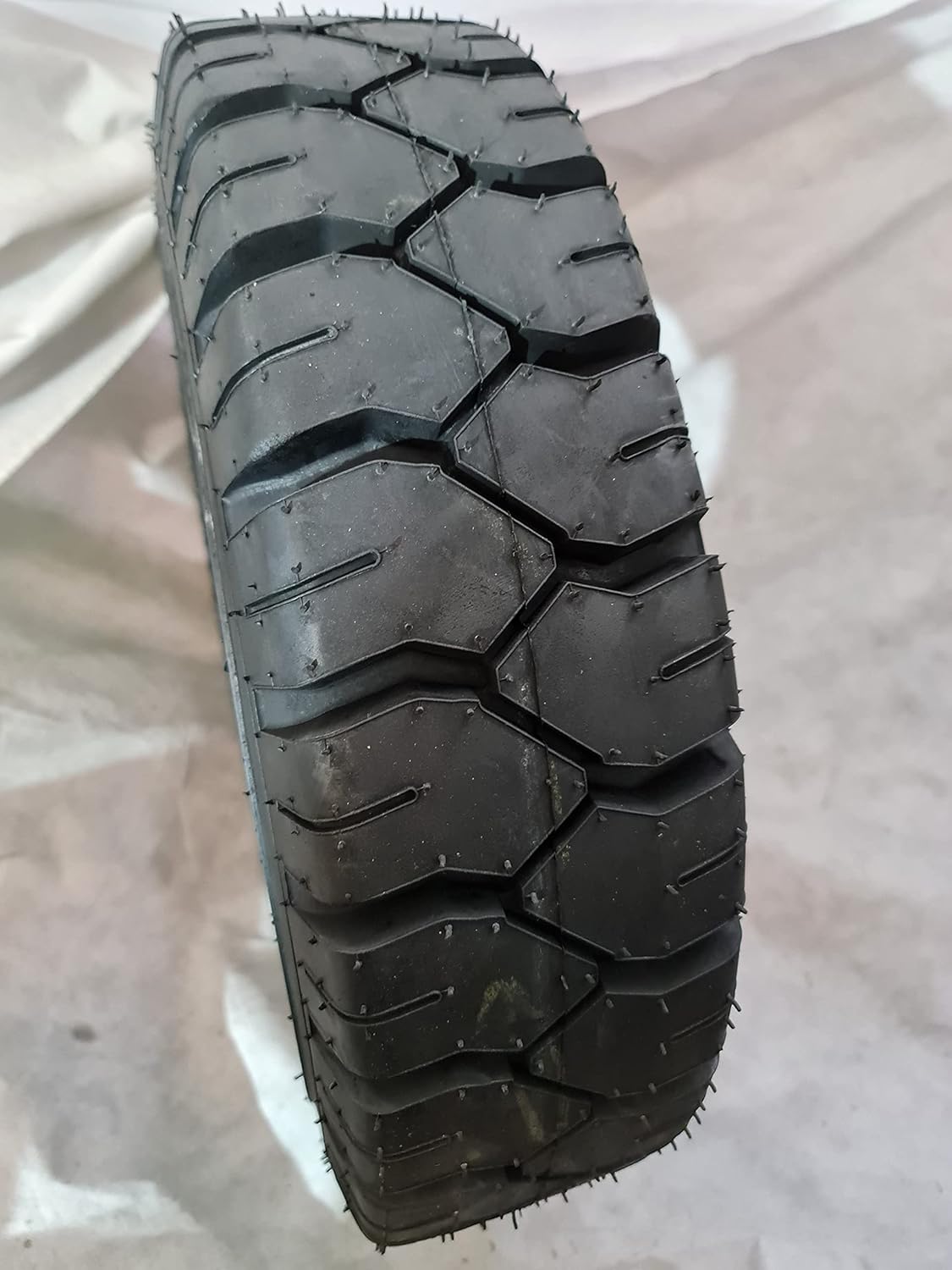 6.00-9 10 Ply Forklift Tire Q113933